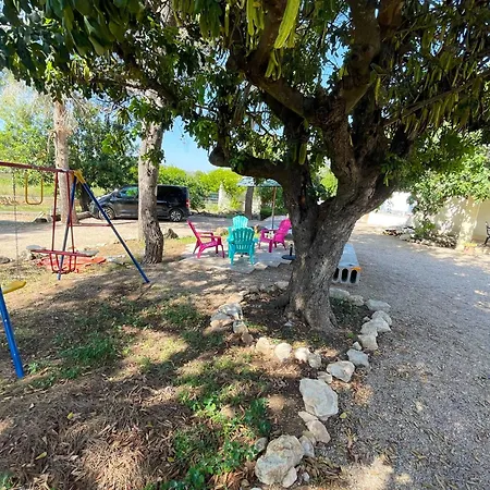 Charming In With Shared Pool And Garden Villa *