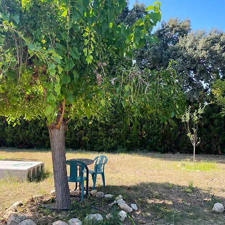 Charming In With Shared Pool And Garden Turis